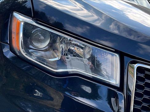 Used 2019 Jeep Grand Cherokee Laredo w/ Security & Convenience Group AWD/4WD image 52