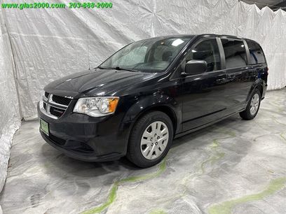 Used 2018 Dodge Grand Caravan SE w/ UConnect Hands-Free Group