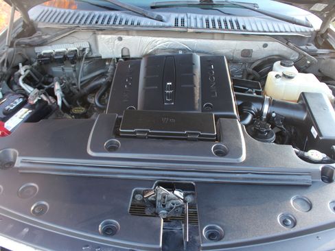 Used 2014 Lincoln Navigator 2WD w/ Equipment Group 101A image 51