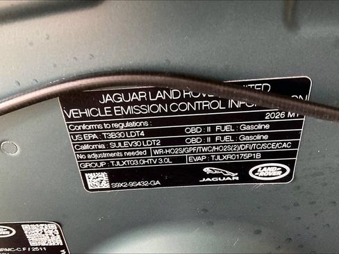 Certified 2026 Land Rover Range Rover Sport SE AWD/4WD image 32