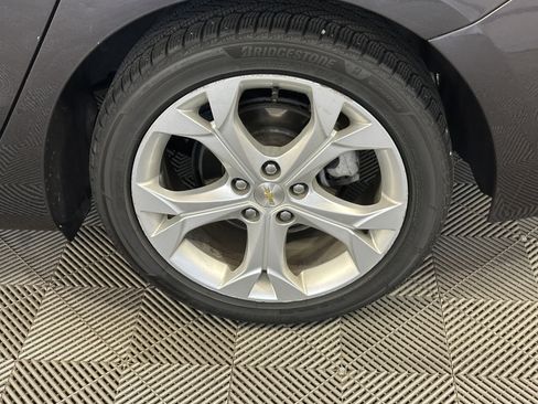 Used 2017 Chevrolet Cruze Premier image 13