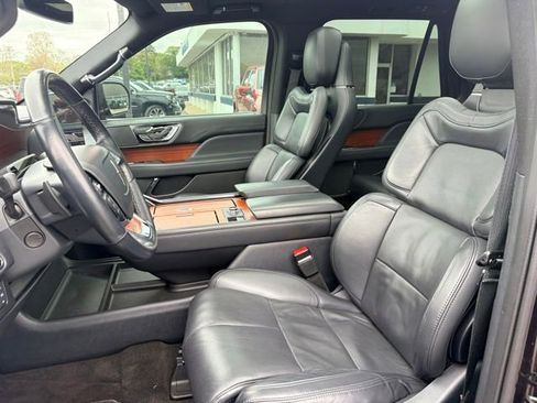 Used 2024 Lincoln Navigator Reserve AWD/4WD image 13
