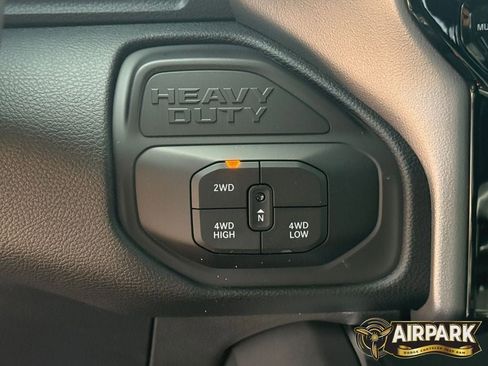 New 2026 RAM 3500 Laramie AWD/4WD image 17