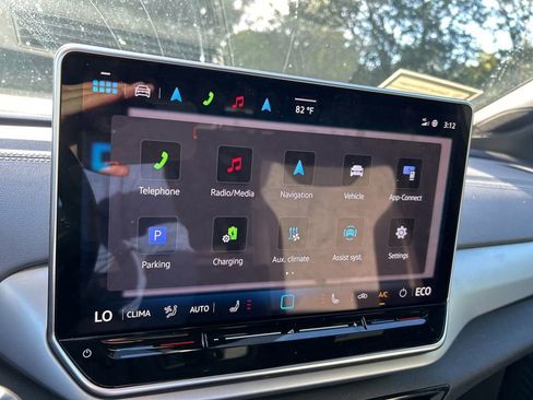 Certified 2025 Volkswagen ID.4 Pro image 26