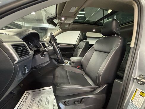 Used 2021 Volkswagen Atlas SE w/ Panoramic Sunroof Package image 29