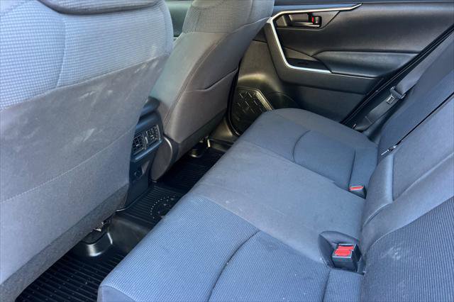 Certified 2023 Toyota RAV4 LE AWD/4WD image 4