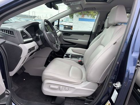 Used 2023 Honda Odyssey EX-L image 17