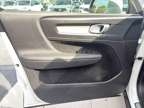 Used 2020 Volvo XC40 T4 Inscription w/ Protection Package Premier image 13