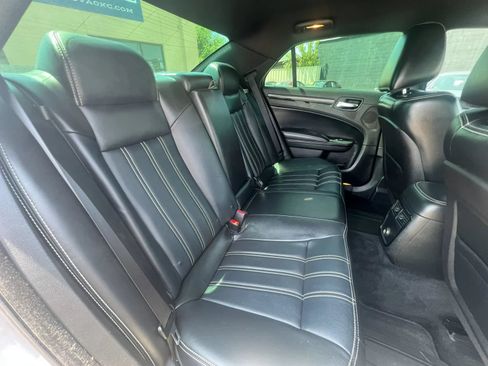 Used 2014 Chrysler 300 S AWD/4WD image 44