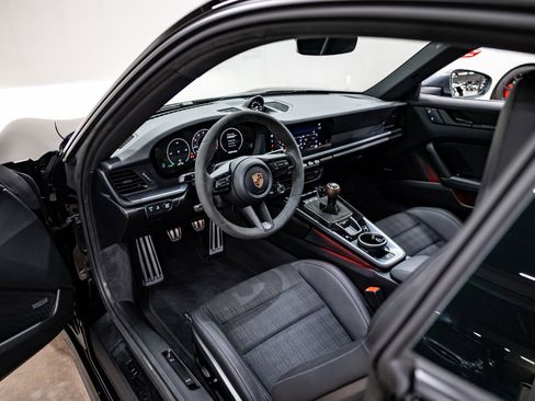 Used 2026 Porsche 911 Carrera T image 40