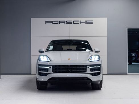 New 2026 Porsche Cayenne Coupe AWD/4WD image 10