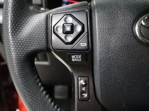 Used 2018 Toyota 4Runner TRD Off-Road image 30