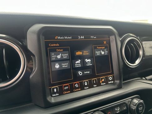 Used 2022 Jeep Wrangler Unlimited Rubicon w/ Xtreme Recon 35" Tire Package image 19