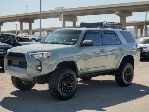 Used 2022 Toyota 4Runner Trail Special Edition AWD/4WD image 18