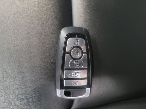 Used 2022 Ford Explorer XLT w/ Equipment Group 202A image 32