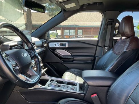 Used 2021 Ford Explorer Platinum w/ Equipment Group 601A AWD/4WD image 53