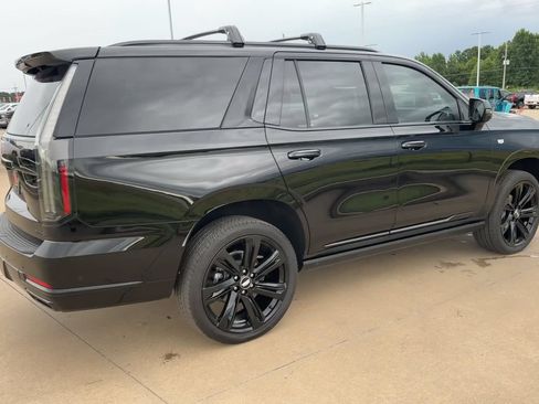 Used 2026 Cadillac Escalade Platinum Sport AWD/4WD image 9