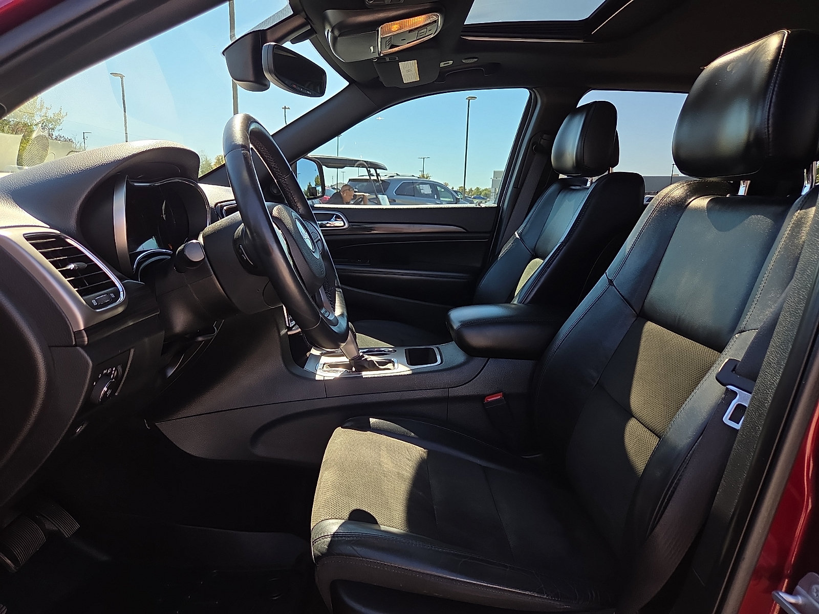 Used 2019 Jeep Grand Cherokee Altitude AWD/4WD image 15