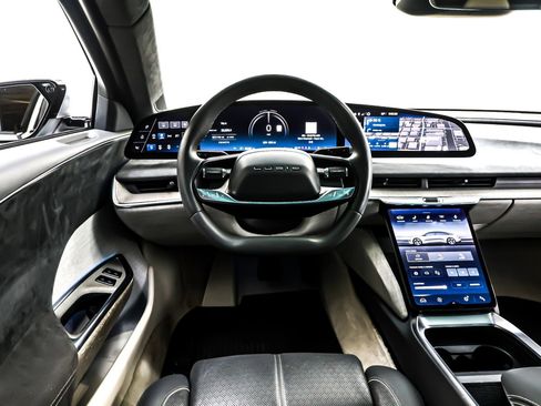 Used 2022 Lucid Air Dream Edition image 5