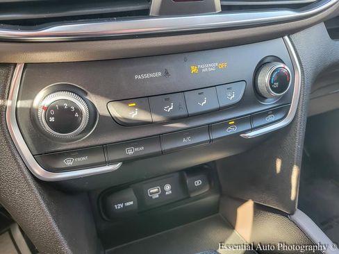 Used 2019 Hyundai Santa Fe SE image 14