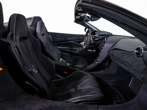 Used 2025 McLaren 750S Spider RWD image 23