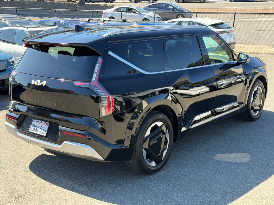 Used 2024 Kia EV9 Land AWD/4WD image 5