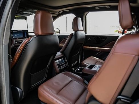 Used 2025 Lincoln Aviator Reserve w/ Jet Appearance Package AWD/4WD image 46