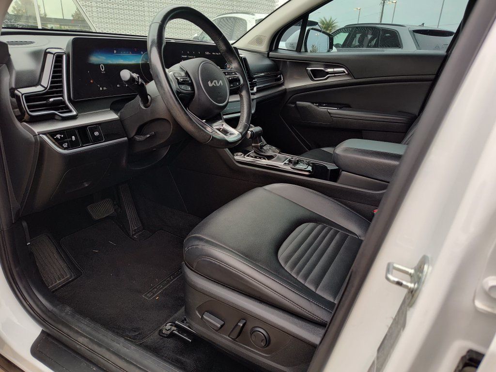 Used 2023 Kia Sportage SX FWD image 2