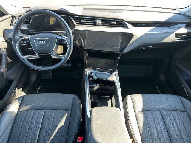Used 2021 Audi e-tron Premium Plus w/ Premium Plus Package AWD/4WD image 13