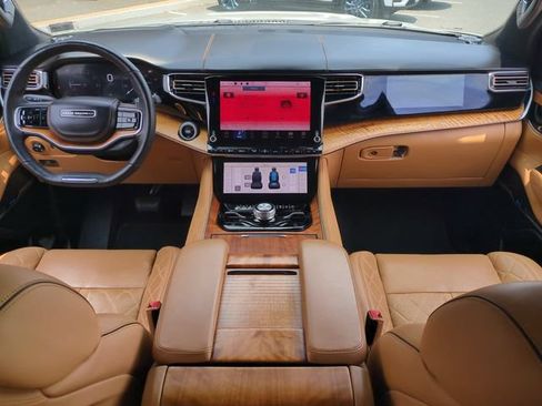 Used 2022 Jeep Grand Wagoneer Series III w/ Flexible Seating Group AWD/4WD image 15