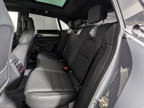 New 2025 Porsche Macan 4 Electric image 25