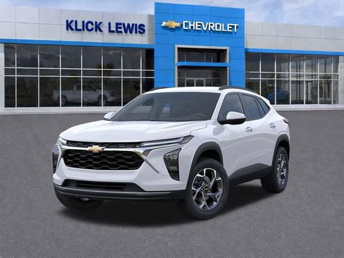 New 2026 Chevrolet Trax LT w/ Driver Confidence Package FWD image 6