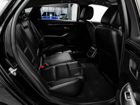Used 2017 Chevrolet Impala LT FWD image 33