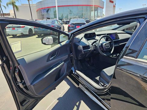 Certified 2026 Toyota Prius XLE FWD image 19
