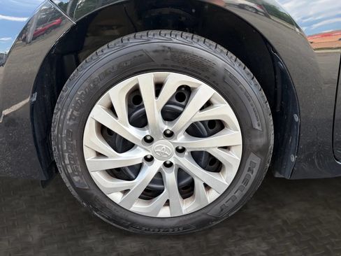 Used 2019 Toyota Corolla LE FWD image 32
