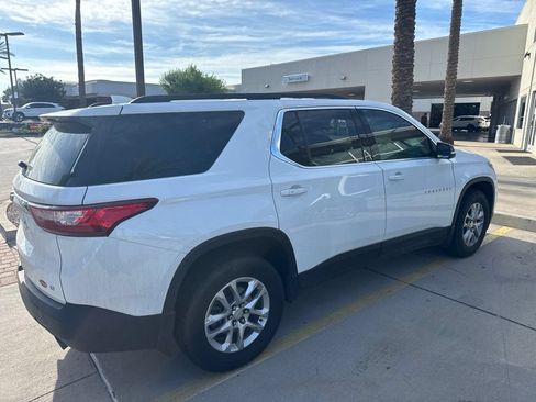 Used 2021 Chevrolet Traverse LT FWD image 4