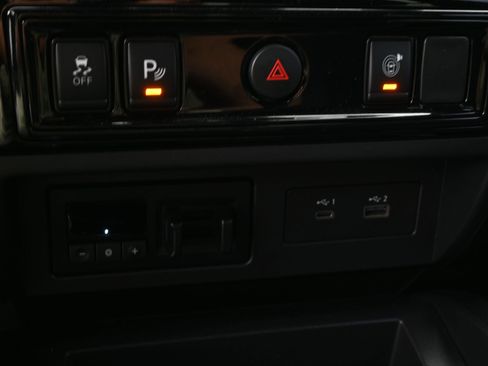 Used 2022 Nissan Titan PRO-4X w/ Pro-4x Utility Package image 24