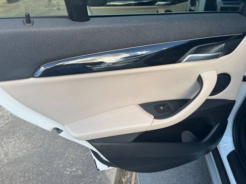 Used 2022 BMW X1 sDrive28i w/ Convenience Package FWD image 12