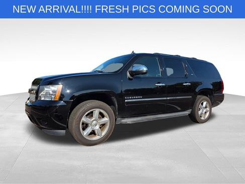 Used 2014 Chevrolet Suburban LTZ AWD/4WD image 2