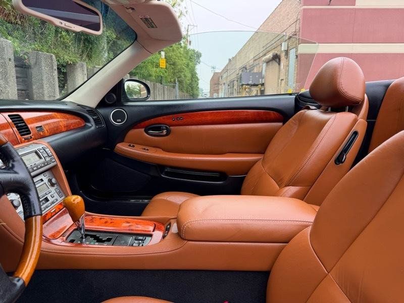 Used 2004 Lexus SC 430 Convertible RWD image 14