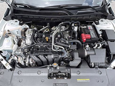Used 2025 Nissan Altima 2.5 SV FWD image 32