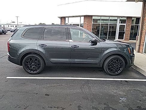 Used 2021 Kia Telluride EX w/ EX Premium Package AWD/4WD image 2