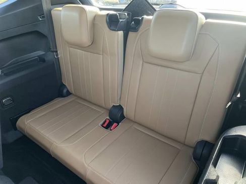 Used 2023 Volkswagen Tiguan SE R-Line image 33