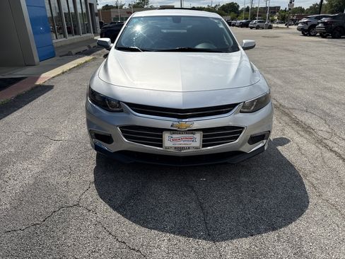 Used 2018 Chevrolet Malibu LT FWD image 3
