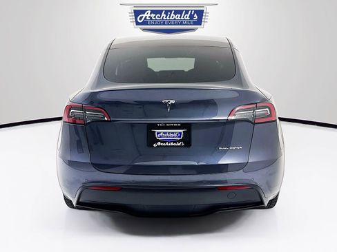 Used 2022 Tesla Model Y Long Range image 5