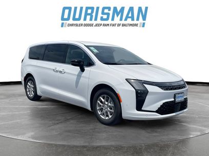 New 2027 Chrysler Pacifica Select w/ Family Tech Group