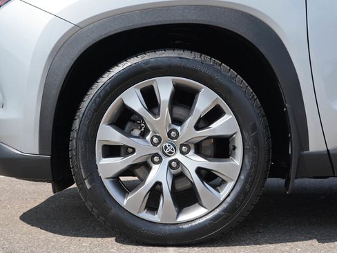 Used 2024 Toyota Grand Highlander AWD image 28