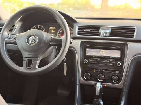 Used 2015 Volkswagen Passat 1.8T S FWD image 16