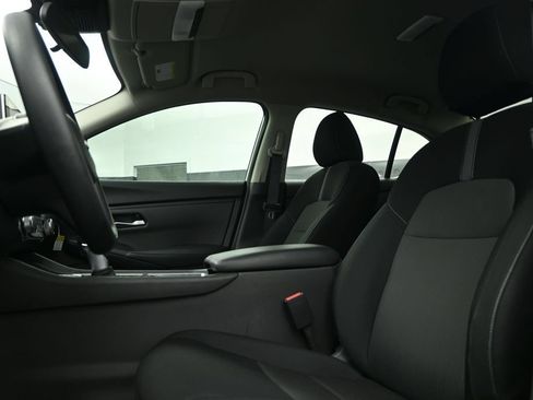 Used 2025 Nissan Sentra SV w/ Trunk Package FWD image 14