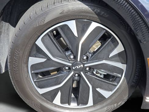 Used 2023 Kia EV6 Wind w/ Wind Technology Package AWD/4WD image 21